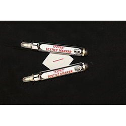 X68376D: Indelible Marking Pens, Red (set of 2)